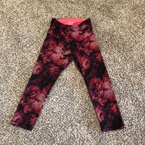 Old Navy Active Cropped Orange/Coral/Black Workout Leggings Tights - XS